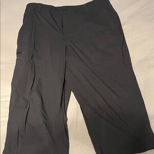 Womens LL Bean Cargo Pants, new- never worn